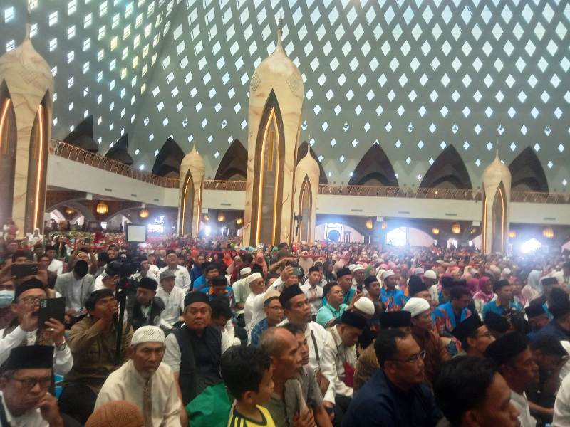 KDM Sambut Tahun Baru 1448 Hijriyah di Masjid Raya Al Jabbar