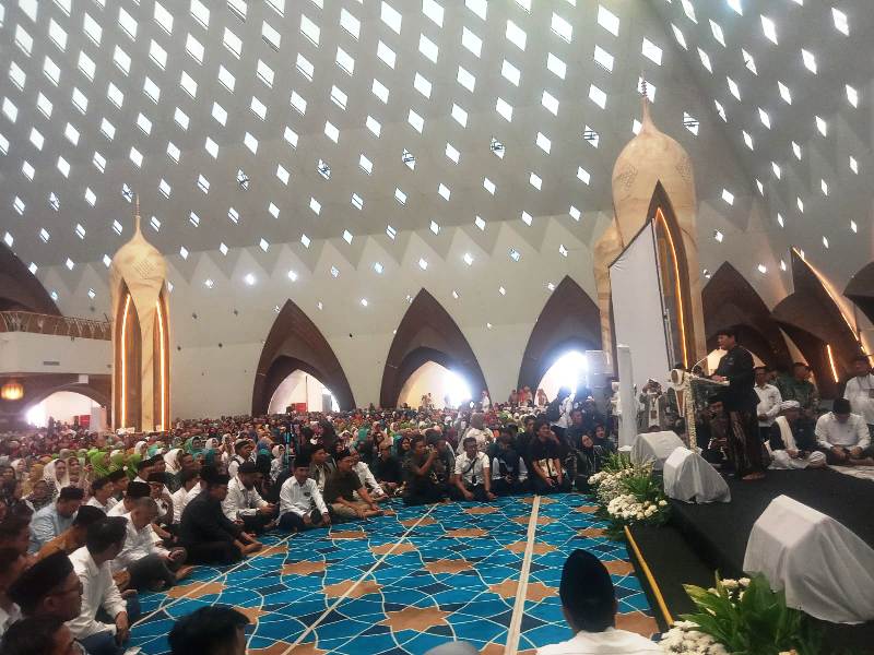 KDM Sambut Tahun Baru 1448 Hijriyah di Masjid Raya Al Jabbar