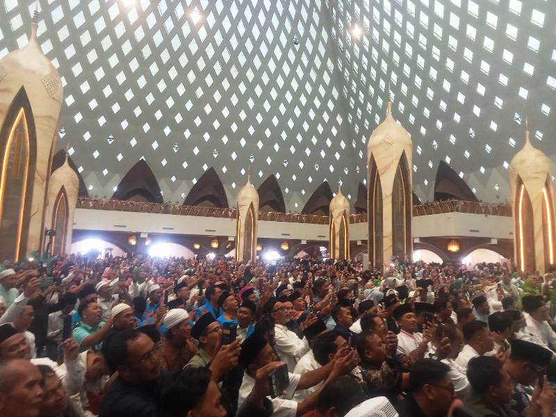 KDM Sambut Tahun Baru 1448 Hijriyah di Masjid Raya Al Jabbar