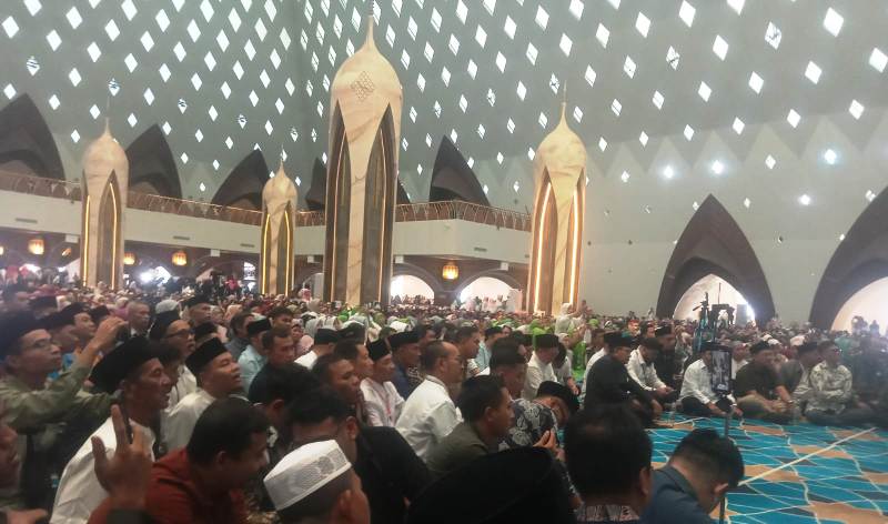 KDM Sambut Tahun Baru 1448 Hijriyah di Masjid Raya Al Jabbar