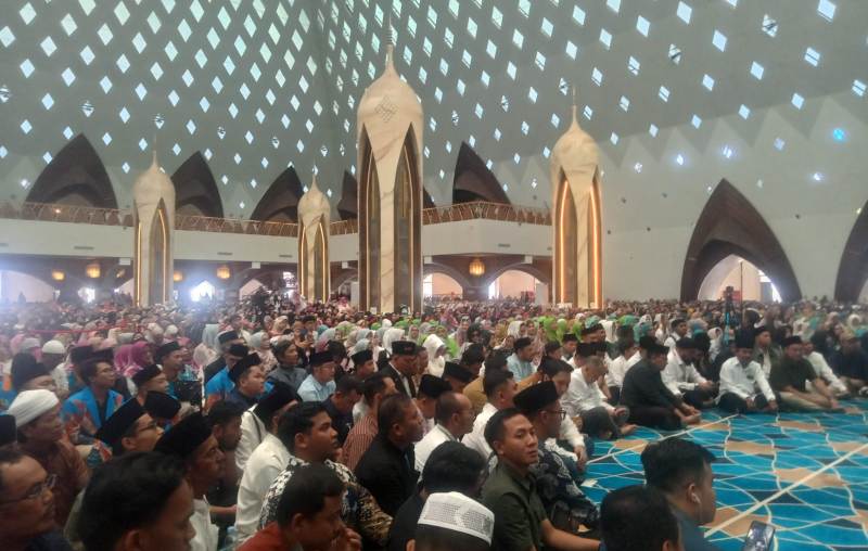 KDM Sambut Tahun Baru 1448 Hijriyah di Masjid Raya Al Jabbar